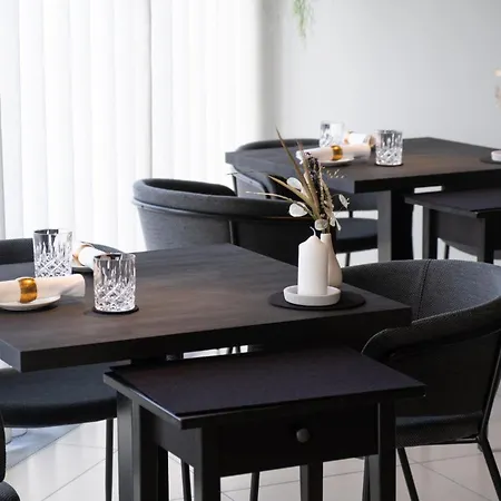 Erck- Flair & Restaurant Отель 3*