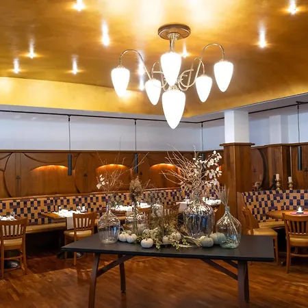 Erck- Flair & Restaurant Отель 3*