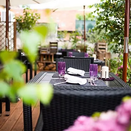 Erck- & Gastronomie 3* باد شونبورن